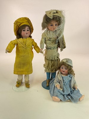 Lot 366 - Three vintage dolls including a French 16"...
