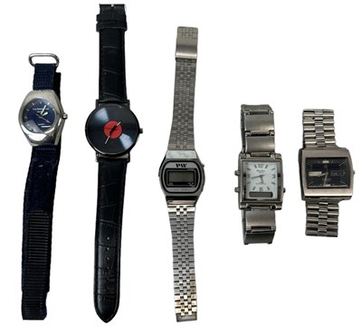 Lot 1654 - A group of five gentleman's wristwatches...