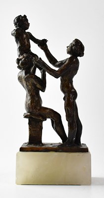 Lot 160 - VINCENT BUTLER RSA, RGI (1933-2017); a bronze...