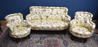 Lot 1024 - A Victorian three piece lounge suite,...
