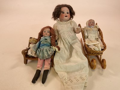Lot 376 - HEUBACH KOPPLESDORF; a bisque headed doll with...