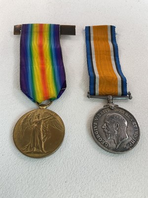 Lot 26 - A WWI medal pair awarded to 84237, Dvr. R....
