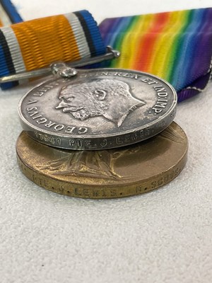 Lot 26 - A WWI medal pair awarded to 84237, Dvr. R....