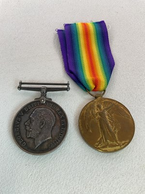 Lot 26 - A WWI medal pair awarded to 84237, Dvr. R....