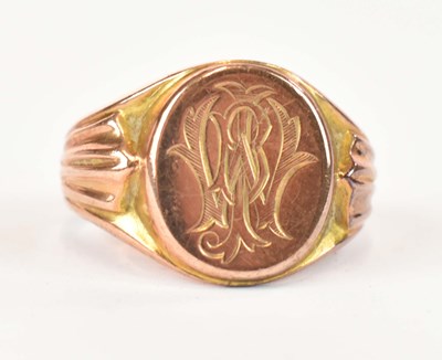 Lot 1161 - A 9ct yellow gold signet ring engraved with...