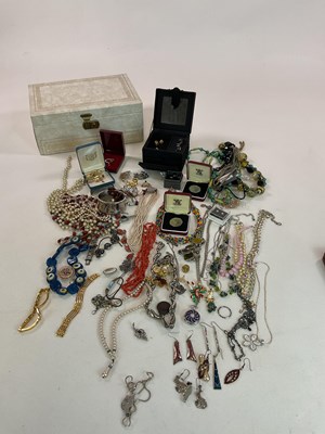 Lot 1175 - A large collection of predominantly modern...