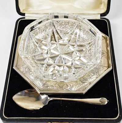 Lot 2395 - HAWKSWORTH, EYRE & CO; a Victorian cut glass...