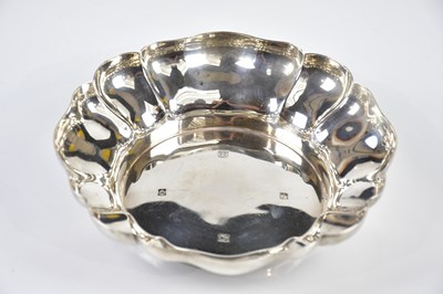 Lot 2387 - BARKER ELLIS & CO; an Elizabeth II hallmarked...