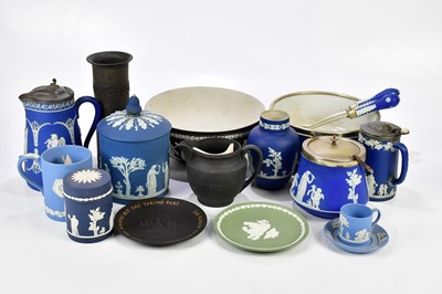 Lot 2806 - WEDGWOOD; a collection of jasperware including...