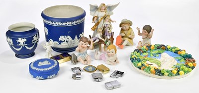 Lot 2790 - A mixed lot of assorted ceramics including an...