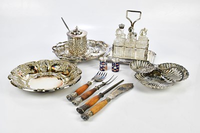 Lot 2266 - A small quantity of plated items including a...