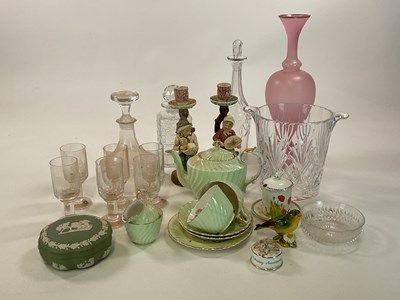 Lot 479 - A quantity of decorative ceramics and glass...