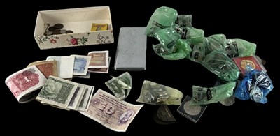 Lot 1620 - A quantity of all world coins and banknotes...