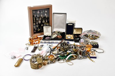 Lot 494 - A large and interesting collection of costume...