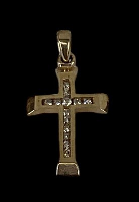 Lot 1496 - A 9ct yellow gold diamond set cross pendant,...