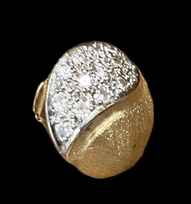 Lot 1499 - A 9ct yellow gold diamond set tie pin,...