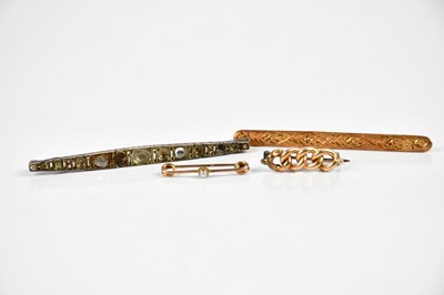 Lot 447 - An Edwardian bar brooch with two rose cut...