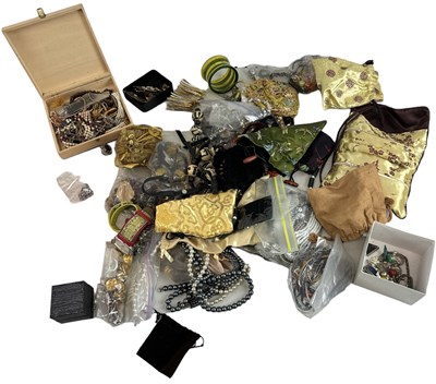 Lot 1495 - A large quantity of costume jewellery...