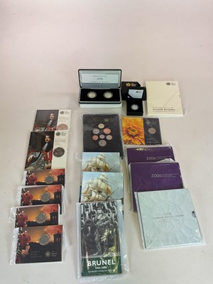 Lot 1322 - A collection of commemorative coins, including...