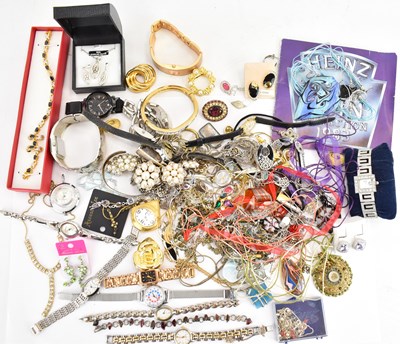 Lot 1040 - A collection of modern costume jewellery to...