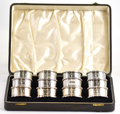 Lot 913 - JOHN ROSE; a cased set of twelve George V...