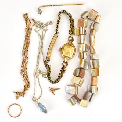 Lot 1033 - A small quantity of costume jewellery to...