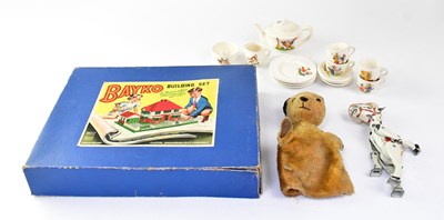 Lot 671 - A Bayko 'Building Set no. 2', together with a '...