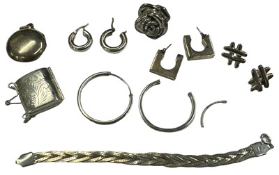 Lot 1557 - A quantity of 925 hallmarked silver jewellery...