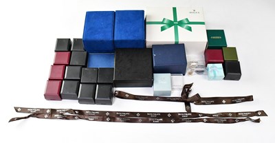Lot 1023 - A quantity of watch and jewellery boxes to...