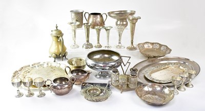Lot 897 - A quantity of silver plated items to include a...