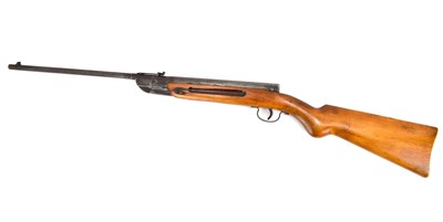 Lot 473 - A 1950s Diana .177 air rifle, with carry case.