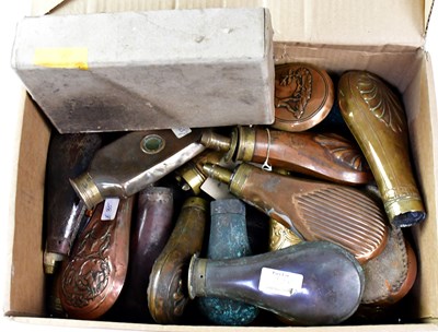 Lot 487 - A good quantity of shot and powder flasks...