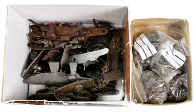 Lot 497 - A quantity of flintlock lock plates and...