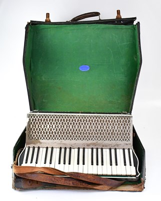 Lot 836 - HOHNER; an early 20th century 'Verdi III'...