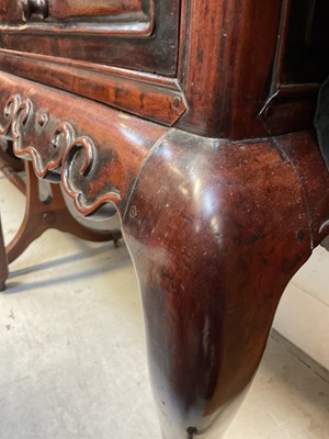 Lot 6 - An early 19th century Anglo-Chinese Huanghuali...