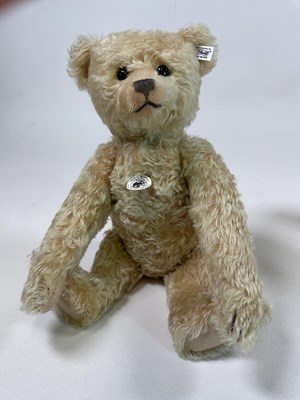 Lot 61 - STEIFF; a boxed Year 2000 Teddy Bear, blond 43...