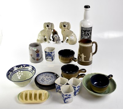 Lot 161 - A mixed lot of ceramics