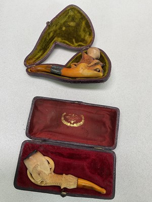 Lot 26 - Collectors' items comprising a gold stick pin...