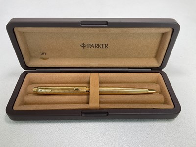 Lot 27 - A collectors' lot comprising a boxed Waterman...