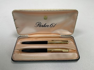 Lot 27 - A collectors' lot comprising a boxed Waterman...