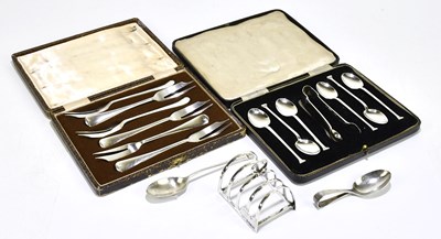 Lot 2071 - WALKER & HALL; a cased set of George VI...