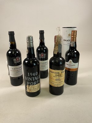 Lot 731 - PORT; five bottles comprising 1960 vintage...