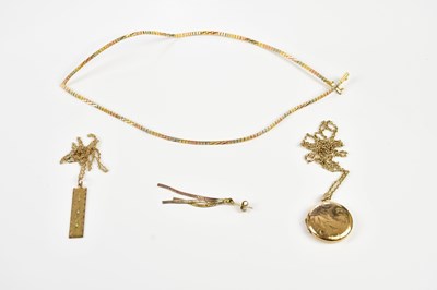 Lot 2455 - A 9ct mixed gold necklace, the 9ct ingot...