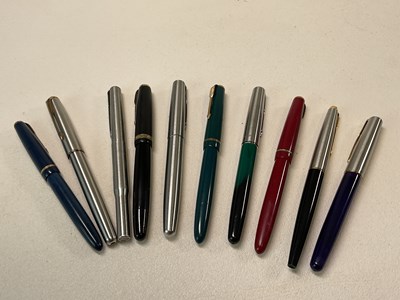 Lot 13 - Ten vintage Parker pens including a Duofold,...