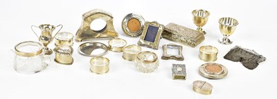 Lot 2216 - DEAKIN & FRANCIS; a Victorian hallmarked...