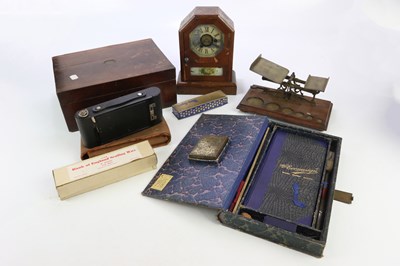 Lot 1573 - A small quantity of collectors' items...