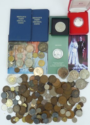 Lot 711 - A collection of coins