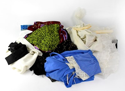Lot 209 - Various vintage textiles