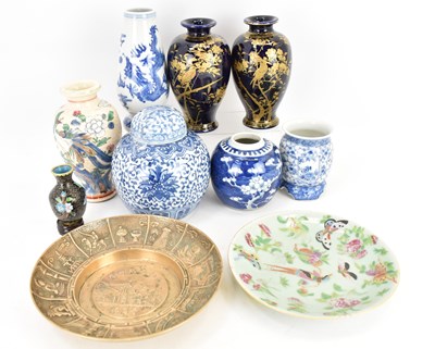 Lot 489 - Mixed Chinese and Japanese decorative items,...