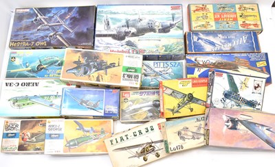 Lot 649 - HASEGAWA; thirty boxed model kits, together...
